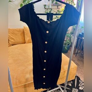 Jacklyn off shoulder, mini dress Brand New Black and Buttons brown
